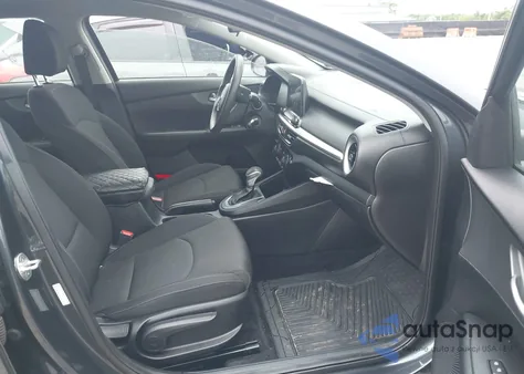 2019 Kia Forte Lxs z USA, uszkodzony, nr VIN 3KPF24AD9KE121732